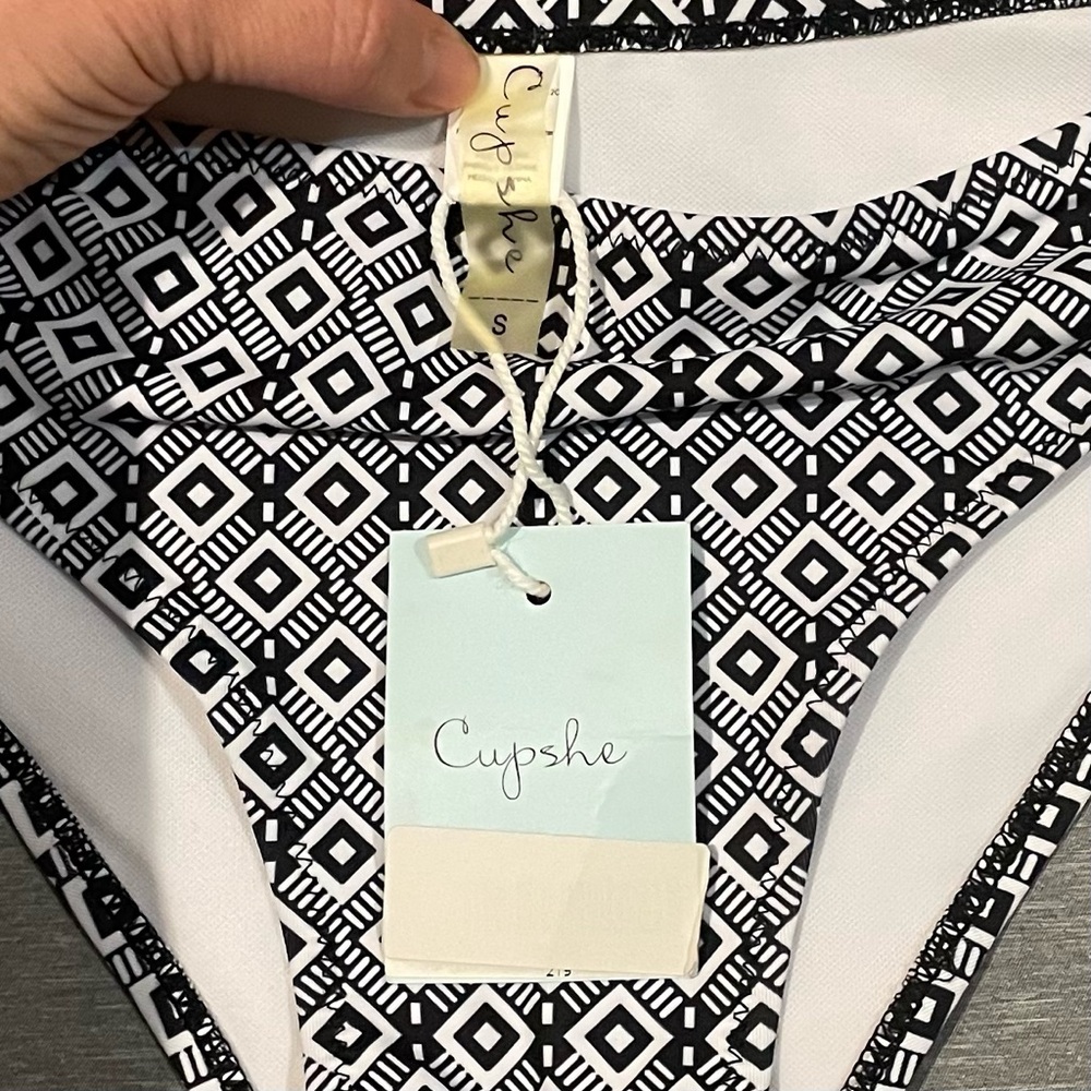 NWT Cupshe Black and White Geometric Bikini Bottom Size Small - Picture 5 of 7
